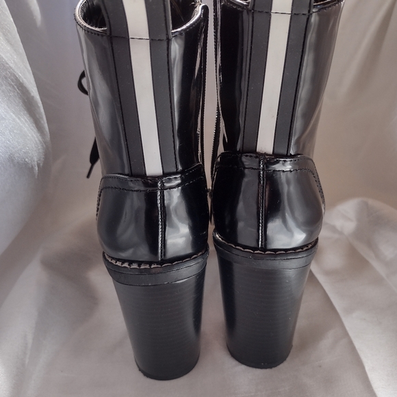 BCBG ENERATION Combat Booties - Picture 13 of 14